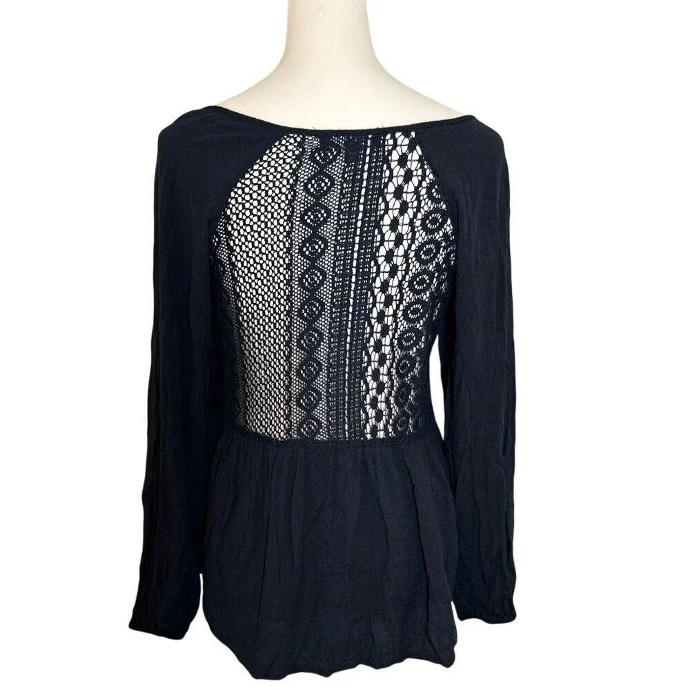 Romeo + Juliet Couture Flowy Boho Blouse‎ Small Navy Festival Crochet Lace